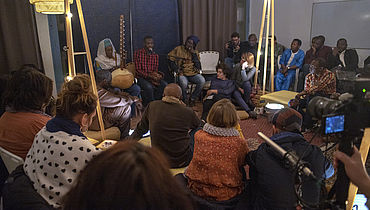 190202-rencontre-au-foyer-Manouchian-SL4